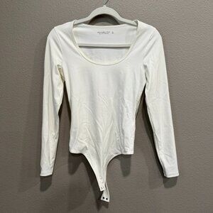 Abercrombie Soft A&F Long Sleeve Scoop Neck Bodysuit (White, S)